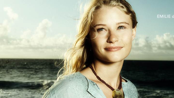 Lost – Emilie de Ravin Smiling Cute Face